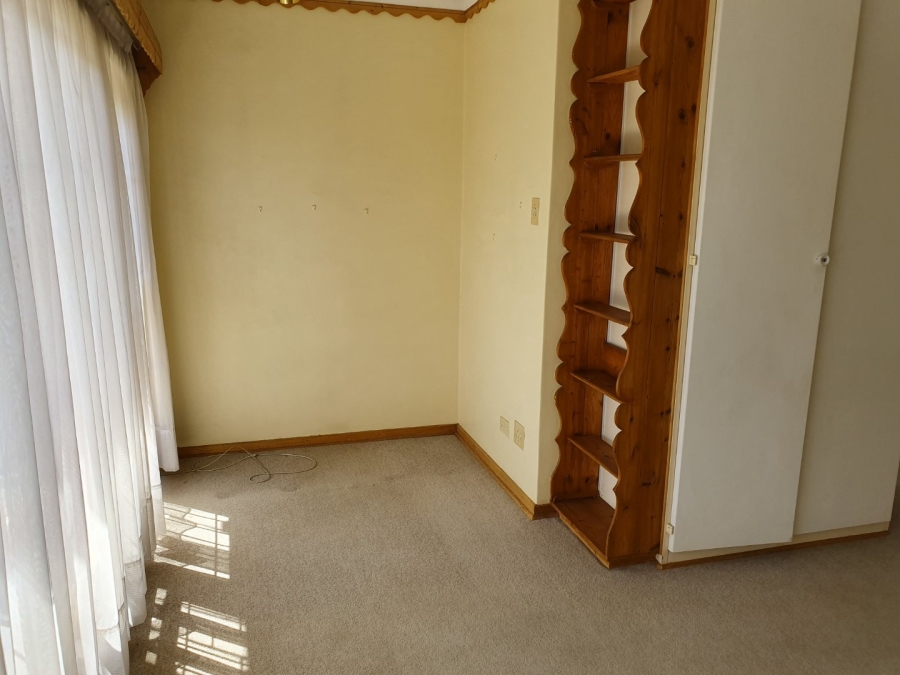 4 Bedroom Property for Sale in Hospitaalheuwel Free State